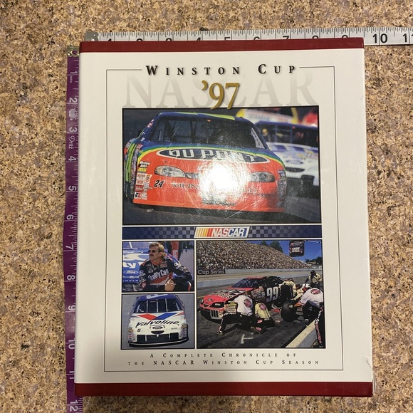 Winston Cup Nascar 1997 Yearbook Chronicle of the Season Racing - Picture 2 of 16